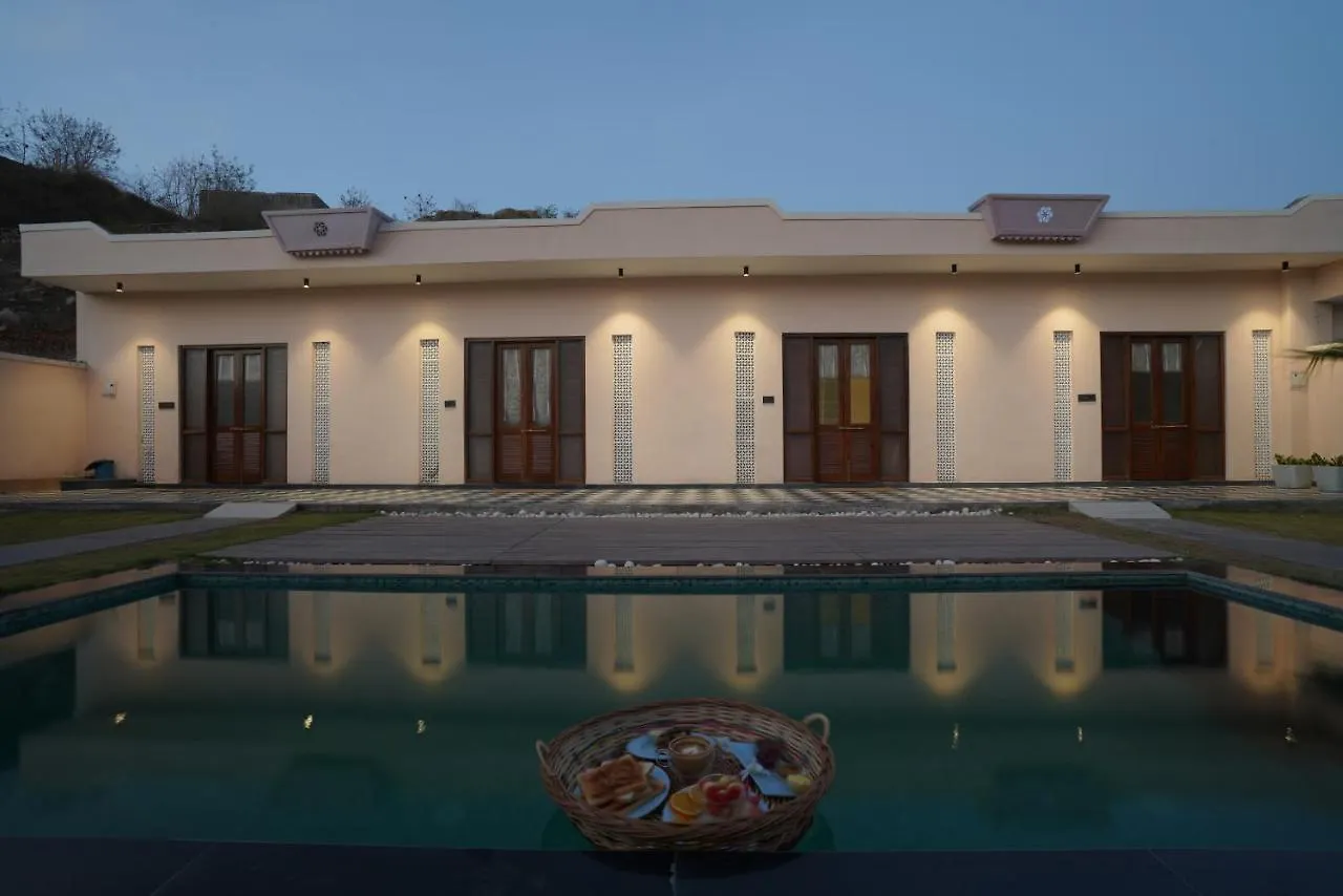Parijat Private Pool Villa 1, 2 And 3 Bhk Udaipur 0*,
